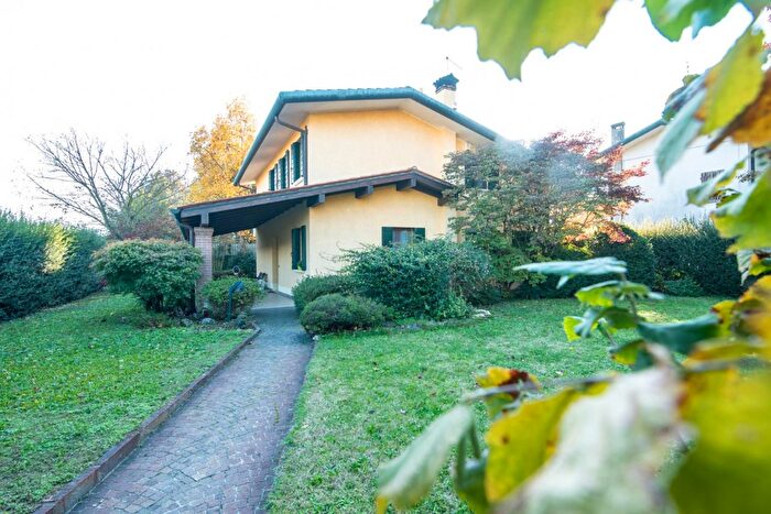 Casa con 5 locali in vendita in Via Monte Solone, Torreglia
