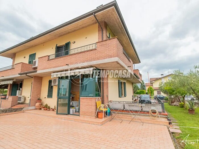 Appartamento con 5 locali in vendita in Via Giorgio Ambrosoli, Cesena