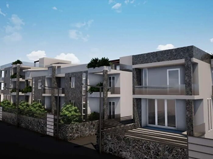 Appartamento quadrilocale in vendita in Via R Fucini, Mondragone