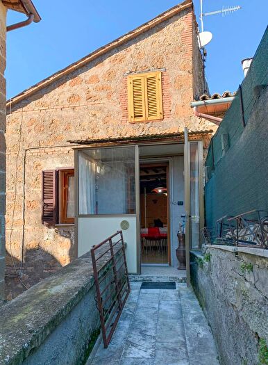 Appartamento quadrilocale in vendita in Acquapendente