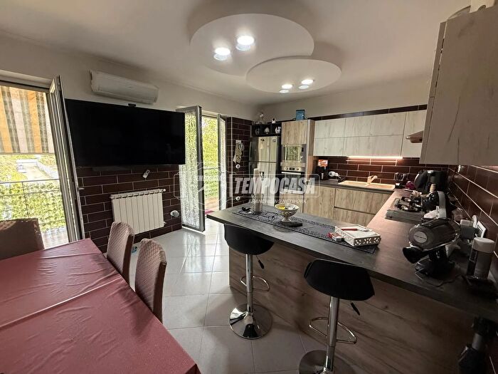 Appartamento quadrilocale in vendita in Via Spazzilli, Giugliano In Campania