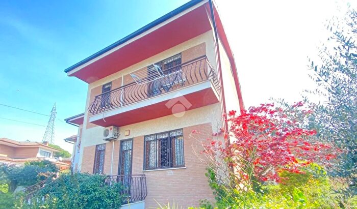 Casa con 5 locali in vendita in Via Monte Rosa, Guidonia Montecelio