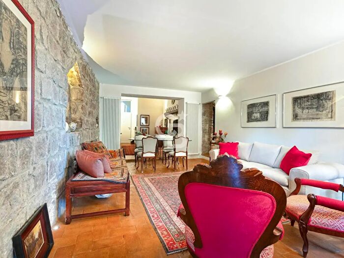 Appartamento quadrilocale in vendita in Via SantAndrea, Viterbo