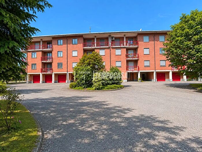 Appartamento con 6 locali in vendita in Via Martiri della Libertà, Rivarolo Canavese