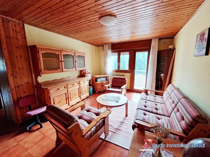 Appartamento con 5 locali in vendita in Via Adamello, Edolo