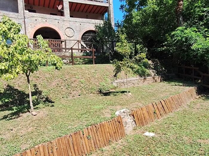Appartamento con 8 locali in vendita in Pescaglia