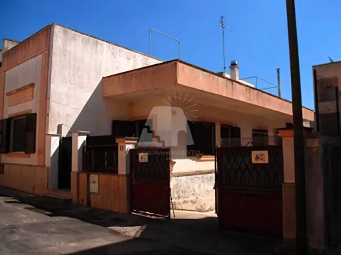 Casa quadrilocale in vendita in Via Fratelli Cairoli, PresicceAcquarica