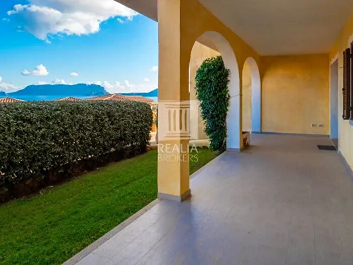 Appartamento trilocale in vendita in Via Giuanne Secche, Olbia