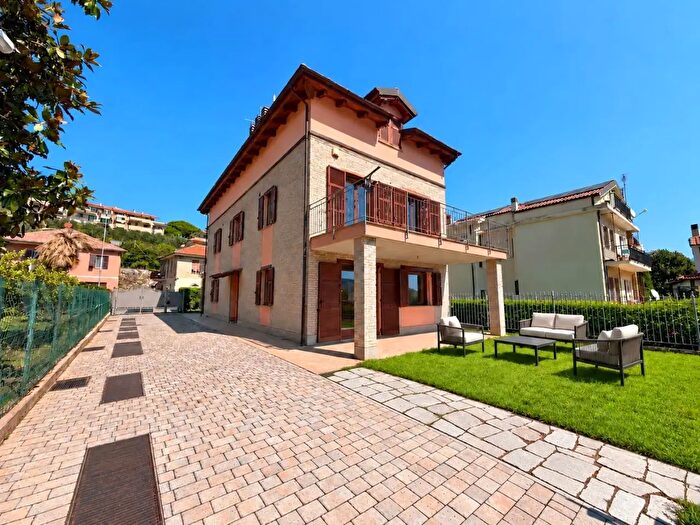 Casa con 6 locali in vendita in Via Marina VerdeCoasco, Villanova D'Albenga