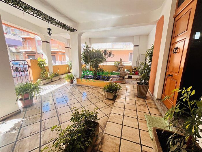 Casa con 11 locali in vendita in Via Vicenza, Vittoria