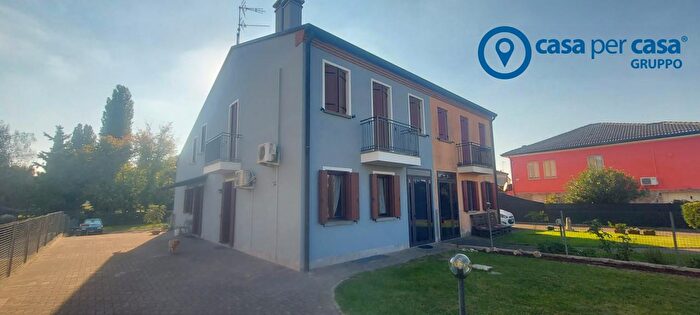 Casa con 7 locali in vendita in Via Munerati l, Rovigo