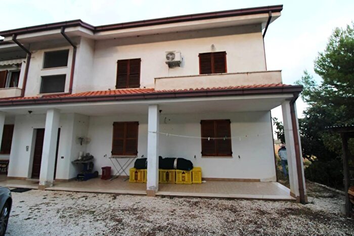 Appartamento con 5 locali in vendita in Contrada Uccelliera Potenza Picena, Potenza Picena