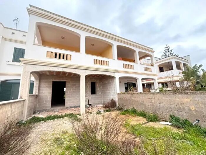 Appartamento quadrilocale in vendita in Via Principe De Curtis, Morciano Di Leuca