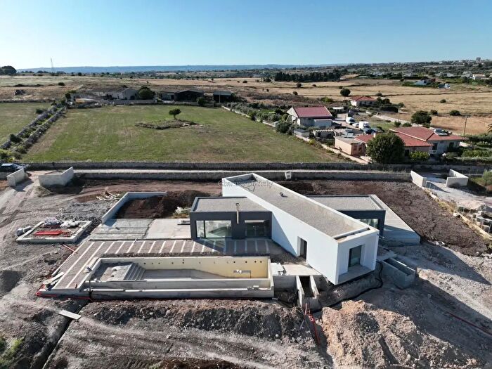 Casa trilocale in vendita in Strada Comunale Quartarella Serraucelli, Modica