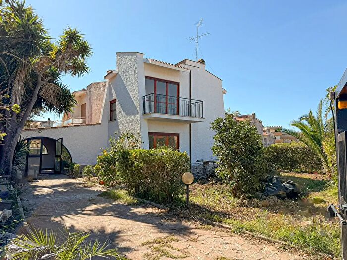 Casa quadrilocale in vendita in Via Scrivia, Ardea