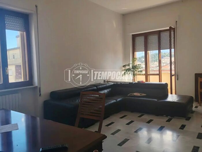 Appartamento trilocale in vendita in Via Alessandro Manzoni, Vibo Valentia