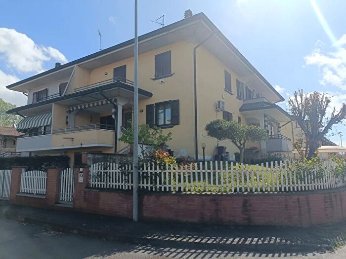 Casa con 6 locali in vendita in Via Luigi Pirandello, Brescello