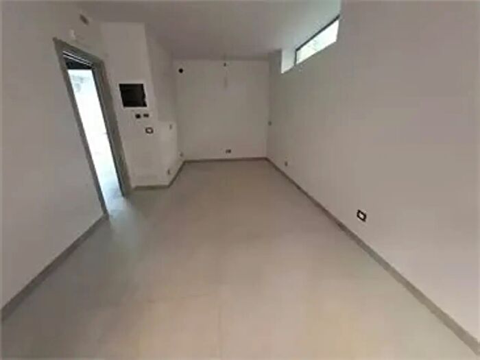 Appartamento trilocale in vendita in Via Alessandro La Marmora, Trieste