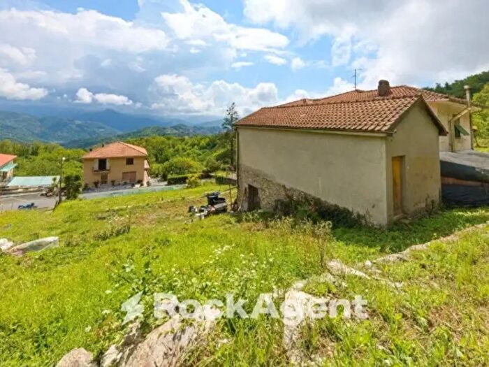 Casa quadrilocale in vendita in Via Villa Oneto, San Colombano Certenoli