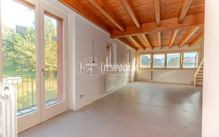 Appartamento trilocale in vendita in Via Tremellini, Foresto Sparso