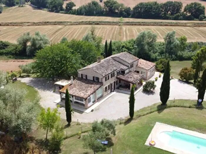 Casa con 6 locali in vendita in Via Roma, San Costanzo