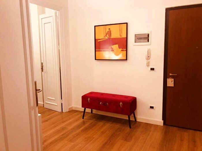 Appartamento con 5 locali in affitto in Via Niccolò Garzilli, Politeama Ruggiero Settimo, Palermo