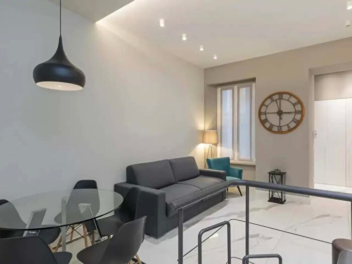 Appartamento monolocale in affitto in Via della Moscova, Milano