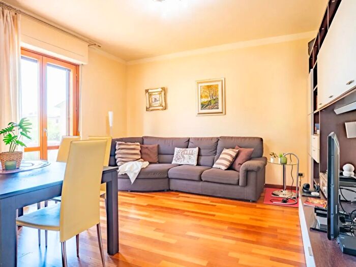 Appartamento con 6 locali in vendita in Via Pietro Calamandrei, Monteriggioni