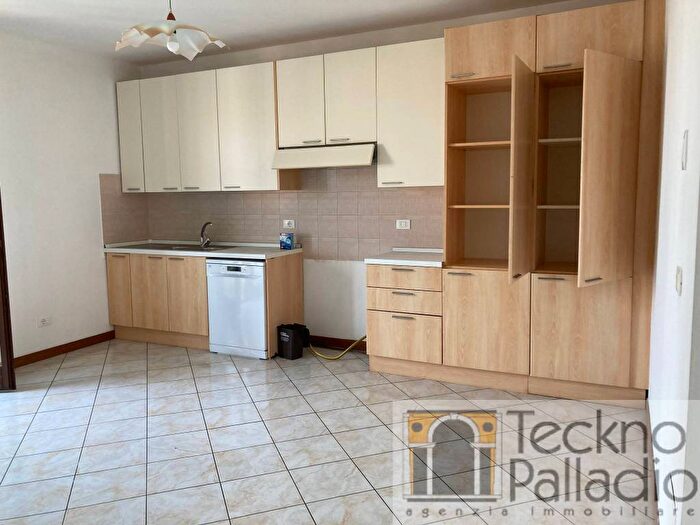 Appartamento con 6 locali in affitto in San Pio X, Vicenza