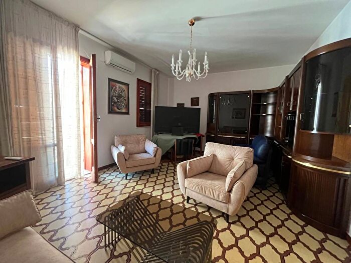 Appartamento quadrilocale in affitto in Viale Zecchino, Tica Zecchino, Siracusa