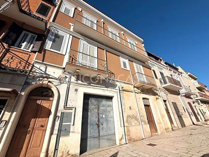 Appartamento con 6 locali in vendita in Viale Ugo La Malfa, Torremaggiore