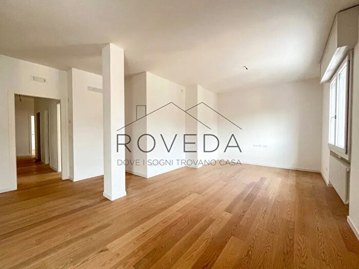 Appartamento quadrilocale in vendita in Viale Luigi Luzzatti, Treviso
