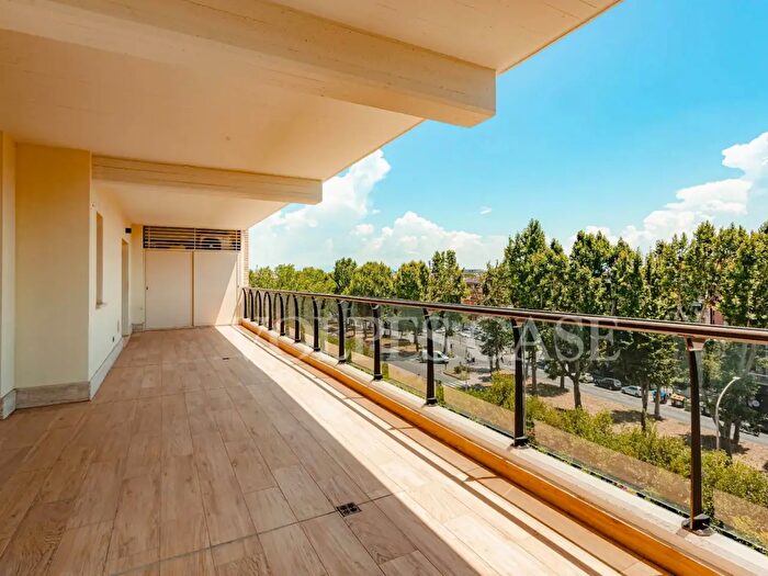Appartamento trilocale in vendita in Via Cavriglia, Roma