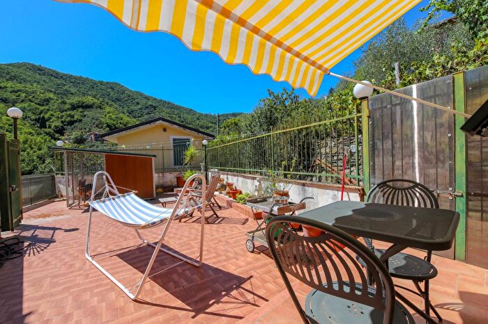 Casa con 5 locali in vendita in Localita' Garbuggi, Leivi