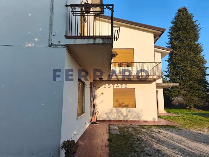 Casa con 5 locali in vendita in Via Peschiere, Casier