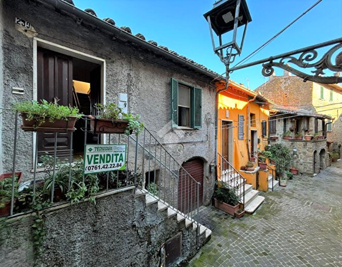 Appartamento bilocale in vendita in Via Giuseppe Mazzini, Farnese