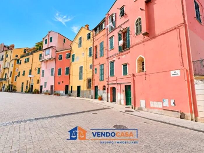 Appartamento quadrilocale in vendita in Via Parasio, Imperia