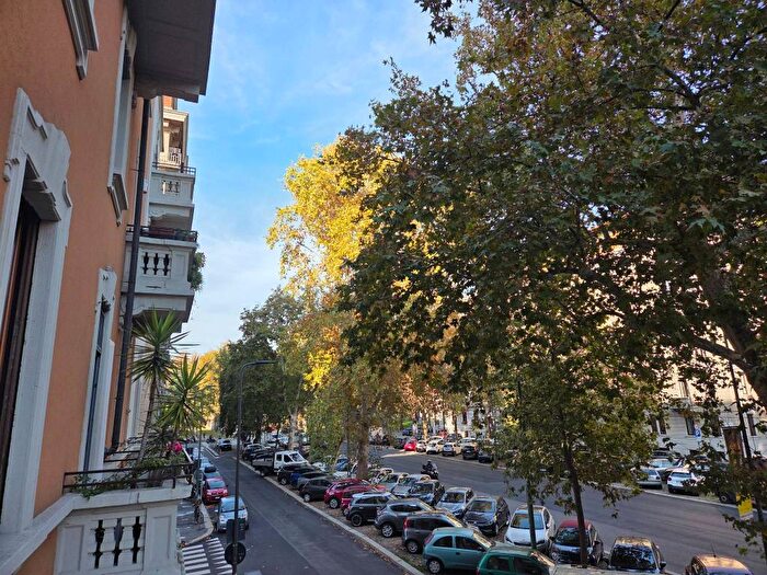 Appartamento trilocale in affitto in Viale Campania, Plebisciti Susa, Milano