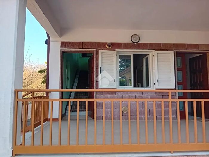 Casa con 15 locali in vendita in Contrada Tufarole, Avellino