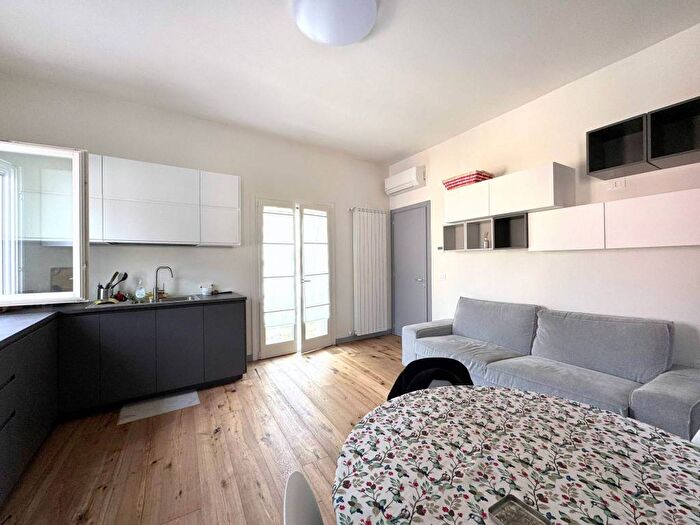 Appartamento trilocale in affitto in Via Roma, Loreo