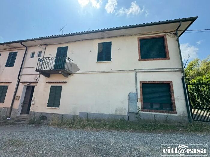 Casa con 8 locali in vendita in Casalborgone