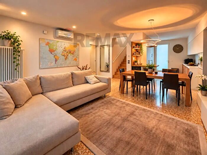 Casa con 6 locali in vendita in Cittadella