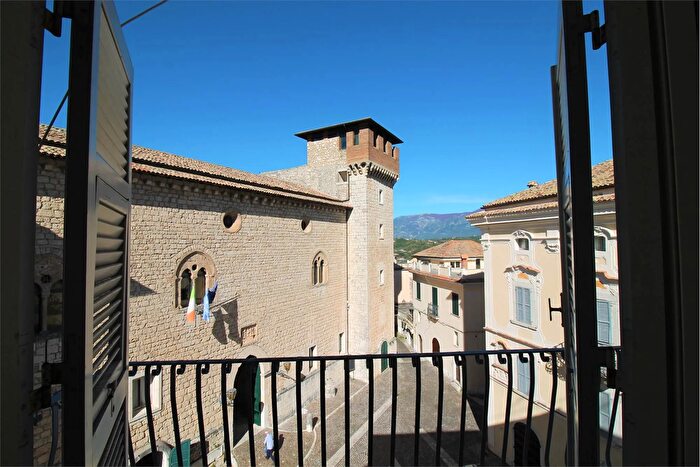 Appartamento quadrilocale in vendita in Atina