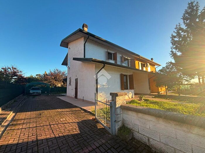 Casa con 5 locali in vendita in Via Teofilo Folengo, San Giorgio Bigarello