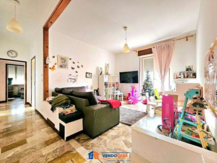 Appartamento trilocale in vendita in Via Bezzecca, Brescia