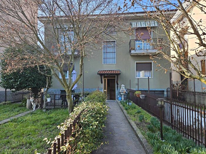 Appartamento trilocale in affitto in Via Mentana, Centro, Muggiò