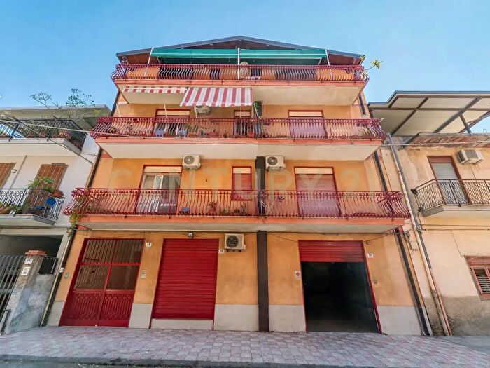 Appartamento quadrilocale in vendita in Via dei Sanguinelli, Catania