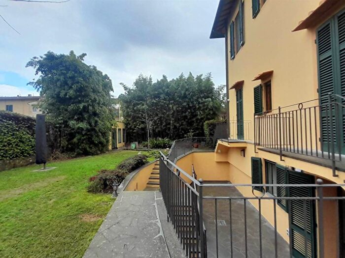 Appartamento con 6 locali in affitto in Via delle Campora, Porta Romana, Firenze