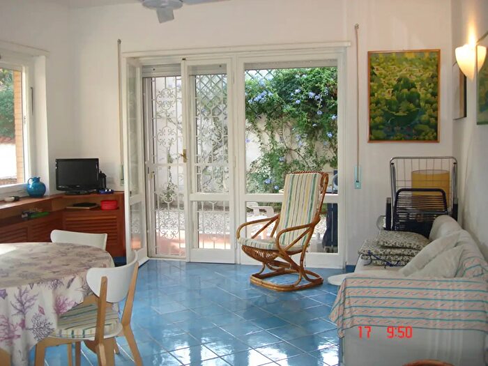 Appartamento trilocale in affitto in Via Francesco Crispi, Santa Marinella