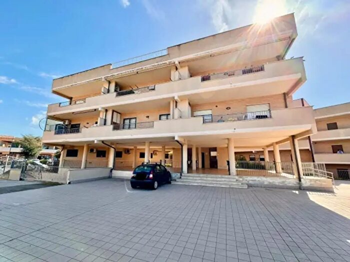 Appartamento trilocale in vendita in Viale San Lorenzo, Ardea